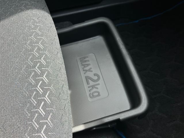 ロッキープレミアムＧ　ＨＥＶ１７インチアルミホイール　ＵＶＩＲカット遮音ガラス　フルＬＥＤヘッドランプ　キーフリーシステム　革巻きステアリングホイール　本革シフトノブ　アクティブマルチインフォメーションメーター（静岡県）の中古車