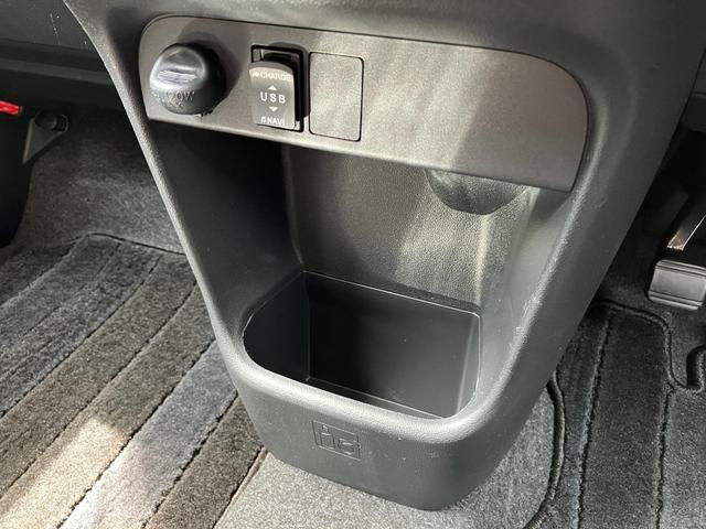 ムーヴキャンバスＧブラックインテリアリミテッド　ＳＡIII１４インチフルホイールキャップ　ＬＥＤヘッドランプ　キーフリーシステム　両側パワースライドドア　オートエアコン（プッシュ式）　オートライト　置きラクボックス（静岡県）の中古車