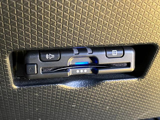 タントカスタムＸ１４インチアルミホイール　大型エアロバンパー　フルＬＥＤヘッドランプ　オート格納式カラードドアミラー　両側パワースライドドア　キーフリーシステム　プッシュボタンスタート（静岡県）の中古車