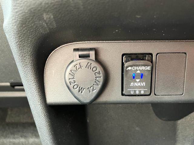 ムーヴキャンバスＧメイクアップＶＳ　ＳＡIII１４インチフルホイールキャップ　ＬＥＤヘッドランプ　キーフリーシステム　両側パワースライドドア　オートエアコン（プッシュ式）　オートライト　置きラクボックス（静岡県）の中古車
