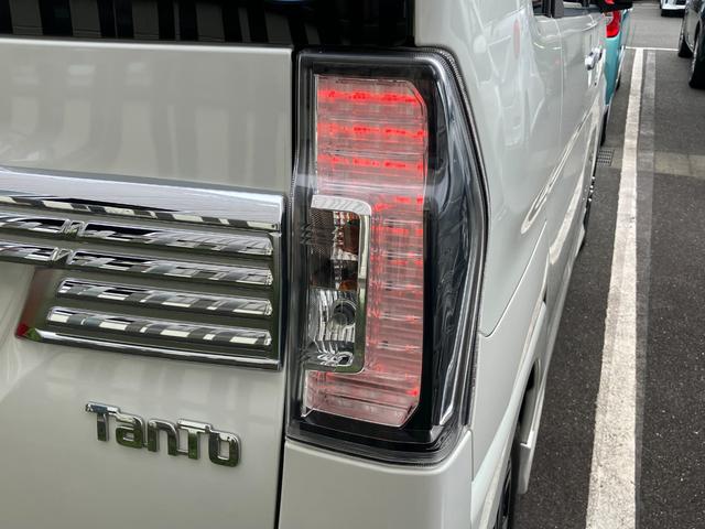 タントカスタムＲＳ　トップエディションＳＡII１５インチアルミホイール　大型エアロバンパー　ＬＥＤヘッドランプ　オート格納式カラードドアミラー　本革巻ステアリングホイール　両側パワースライドドア（静岡県）の中古車