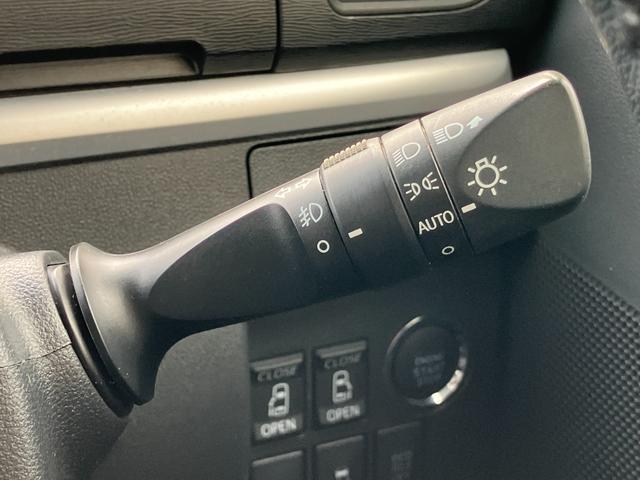 タントカスタムＲＳ　トップエディションＳＡII１５インチアルミホイール　大型エアロバンパー　ＬＥＤヘッドランプ　オート格納式カラードドアミラー　本革巻ステアリングホイール　両側パワースライドドア（静岡県）の中古車