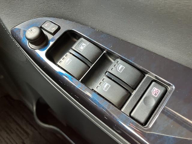 タントカスタムＲＳ　トップエディションＳＡII１５インチアルミホイール　大型エアロバンパー　ＬＥＤヘッドランプ　オート格納式カラードドアミラー　本革巻ステアリングホイール　両側パワースライドドア（静岡県）の中古車