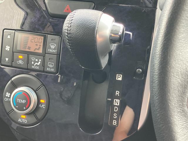 タントカスタムＲＳ　トップエディションＳＡII１５インチアルミホイール　大型エアロバンパー　ＬＥＤヘッドランプ　オート格納式カラードドアミラー　本革巻ステアリングホイール　両側パワースライドドア（静岡県）の中古車