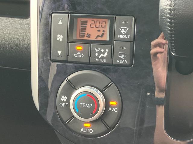 タントカスタムＲＳ　トップエディションＳＡII１５インチアルミホイール　大型エアロバンパー　ＬＥＤヘッドランプ　オート格納式カラードドアミラー　本革巻ステアリングホイール　両側パワースライドドア（静岡県）の中古車