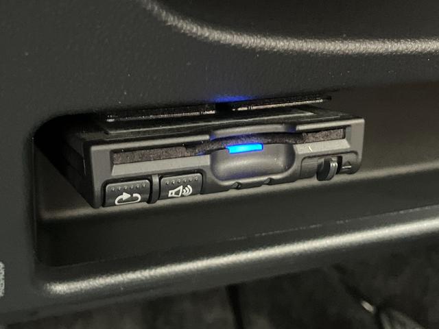 タントカスタムＲＳ　トップエディションＳＡII１５インチアルミホイール　大型エアロバンパー　ＬＥＤヘッドランプ　オート格納式カラードドアミラー　本革巻ステアリングホイール　両側パワースライドドア（静岡県）の中古車