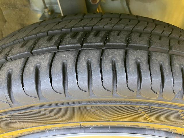 ムーヴＬ　ＳＡIII１４インチフルホイールキャップ　ＵＶカットゴラス（フロントドア）　ウレタンステアリングホイール　キーレスエントリー　マニュアルエアコン（ダイヤル式）（静岡県）の中古車