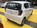 １３インチフルホイールキャップ　マルチリフレクターハロゲンヘッドランプ　可倒式ドアミラー　自発光式デジタルメーターアンバーイルミネーションメーター　マニュアルエアコン（ダイヤル式）　キーレスエントリー（静岡県）の中古車