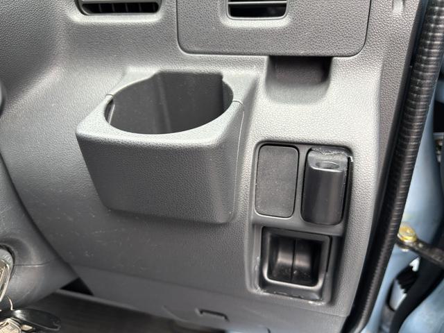 ハイゼットカーゴデッキバンGL4WD 4AT UVカットガラス キーレスエントリー ハロゲンヘッドライト パワーウィンドウ スモークドガラス オーバーヘッドシェルフ(静岡県)の中古車