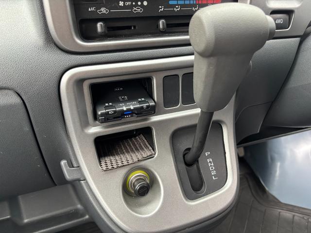 ハイゼットカーゴデッキバンGL4WD 4AT UVカットガラス キーレスエントリー ハロゲンヘッドライト パワーウィンドウ スモークドガラス オーバーヘッドシェルフ(静岡県)の中古車