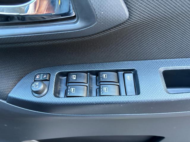 ムーヴＸリミテッドII　ＳＡIIIＬＥＤヘッドランプ　ブラックインテリアパック　１４インチアルミホイール　スーパーＵＶＩＲカットガラス　キーフリーシステム　オートエアコン（プッシュ式）（静岡県）の中古車