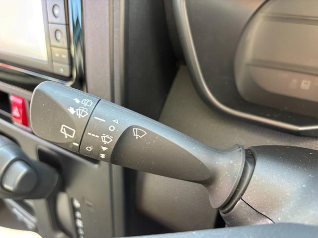 トールＸキーフリーシステム　プッシュボタンスタート　マニュアルエアコン　片側電動スライドドア　ハロゲンヘッドライト　ＵＶカットガラス　フルホイールキャップ（静岡県）の中古車
