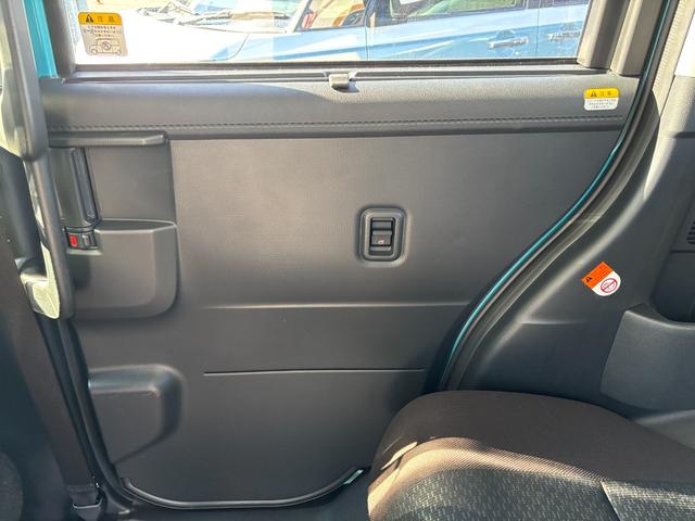 トールＸキーフリーシステム　プッシュボタンスタート　マニュアルエアコン　片側電動スライドドア　ハロゲンヘッドライト　ＵＶカットガラス　フルホイールキャップ（静岡県）の中古車