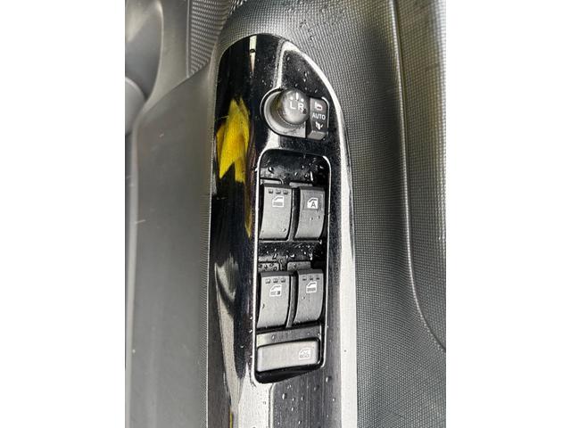 ムーヴキャンバスＧブラックアクセントＶＳ　ＳＡIII１４インチフルホイールキャップ　ＬＥＤヘッドランプ　キーフリーシステム　両側パワースライドドア　オートエアコン（プッシュ式）　オートライト　置きラクボックス（静岡県）の中古車