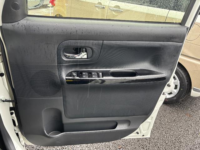 ムーヴキャンバスＧブラックアクセントＶＳ　ＳＡIII１４インチフルホイールキャップ　ＬＥＤヘッドランプ　キーフリーシステム　両側パワースライドドア　オートエアコン（プッシュ式）　オートライト　置きラクボックス（静岡県）の中古車