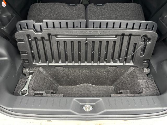 ムーヴキャンバスＧブラックアクセントＶＳ　ＳＡIII１４インチフルホイールキャップ　ＬＥＤヘッドランプ　キーフリーシステム　両側パワースライドドア　オートエアコン（プッシュ式）　オートライト　置きラクボックス（静岡県）の中古車