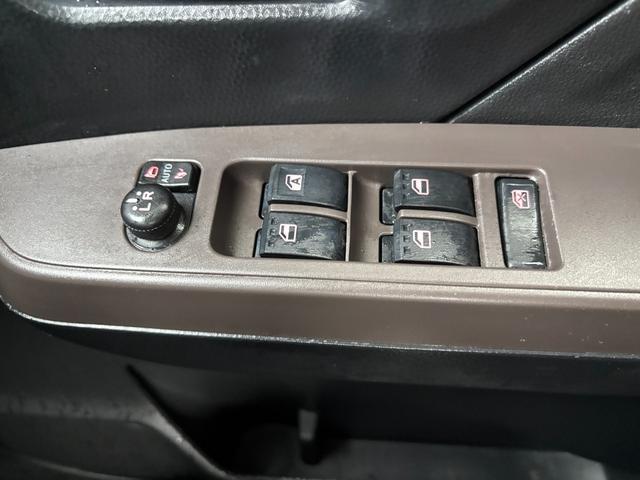 トールＧＬＥＤヘッドランプ　キーフリーシステム　プッシュボタンスタート　オートエアコン（プッシュ式）　両側パワースライドドア　マルチインフォメーションディスプレイ（静岡県）の中古車