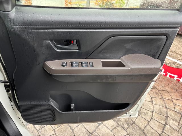 トールＧＬＥＤヘッドランプ　キーフリーシステム　プッシュボタンスタート　オートエアコン（プッシュ式）　両側パワースライドドア　マルチインフォメーションディスプレイ（静岡県）の中古車