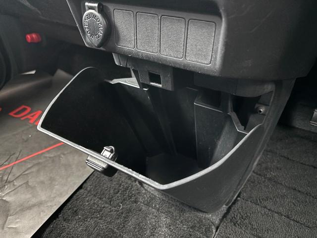 トールＧＬＥＤヘッドランプ　キーフリーシステム　プッシュボタンスタート　オートエアコン（プッシュ式）　両側パワースライドドア　マルチインフォメーションディスプレイ（静岡県）の中古車