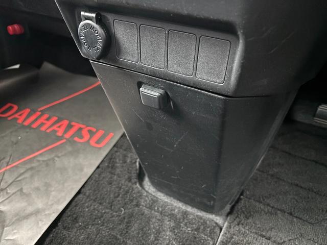 トールＧＬＥＤヘッドランプ　キーフリーシステム　プッシュボタンスタート　オートエアコン（プッシュ式）　両側パワースライドドア　マルチインフォメーションディスプレイ（静岡県）の中古車