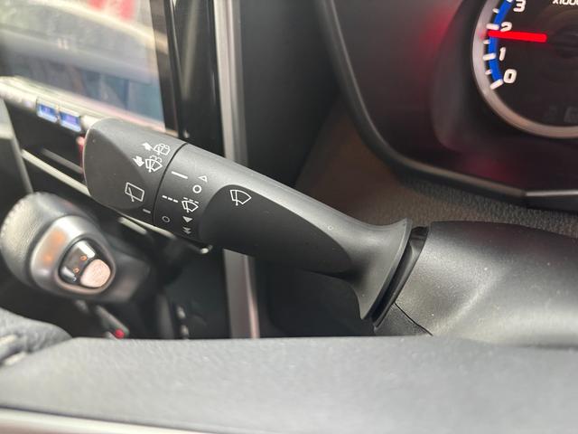 トールカスタムＧＬＥＤヘッドランプ　キーフリーシステム　プッシュボタンスタート　オートエアコン（プッシュ式）　両側パワースライドドア　マルチインフォメーションディスプレイ（静岡県）の中古車