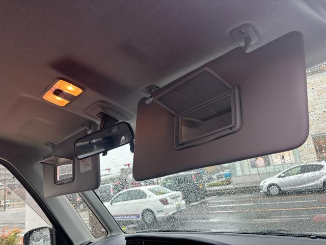 トールカスタムＧＬＥＤヘッドランプ　キーフリーシステム　プッシュボタンスタート　オートエアコン（プッシュ式）　両側パワースライドドア　マルチインフォメーションディスプレイ（静岡県）の中古車