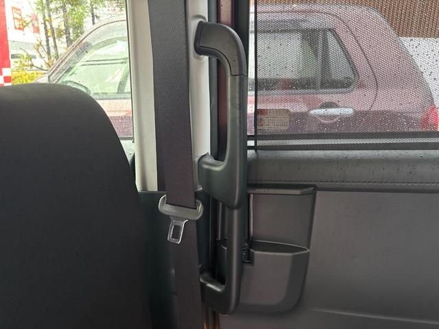 トールカスタムＧＬＥＤヘッドランプ　キーフリーシステム　プッシュボタンスタート　オートエアコン（プッシュ式）　両側パワースライドドア　マルチインフォメーションディスプレイ（静岡県）の中古車