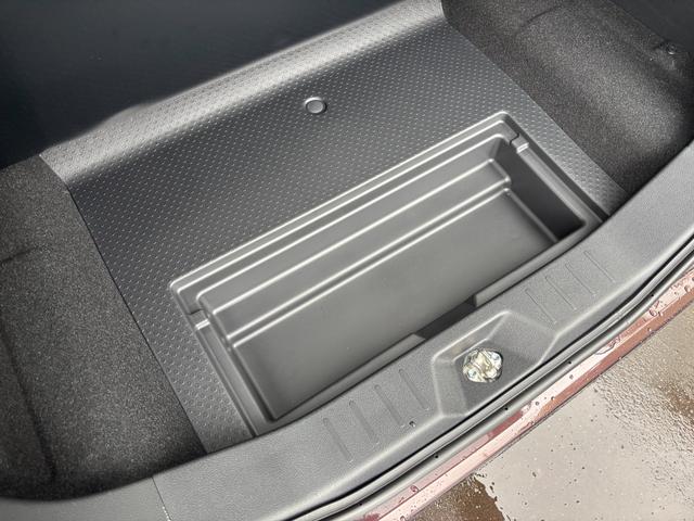 トールカスタムＧＬＥＤヘッドランプ　キーフリーシステム　プッシュボタンスタート　オートエアコン（プッシュ式）　両側パワースライドドア　マルチインフォメーションディスプレイ（静岡県）の中古車