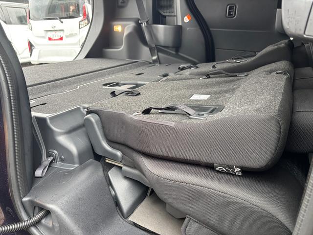 トールカスタムＧＬＥＤヘッドランプ　キーフリーシステム　プッシュボタンスタート　オートエアコン（プッシュ式）　両側パワースライドドア　マルチインフォメーションディスプレイ（静岡県）の中古車