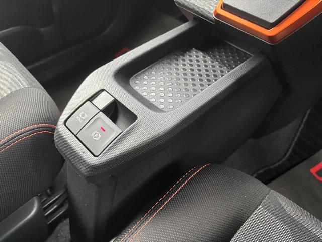 タフトGターボ15インチアルミホイール オートレベリング機能付フルLEDヘッドランプ LEDフォグランプ 本革巻ステアリングホイール 本革巻インパネセンターシフト TFTカラーマルチインフォメーションディスプレイ(静岡県)の中古車