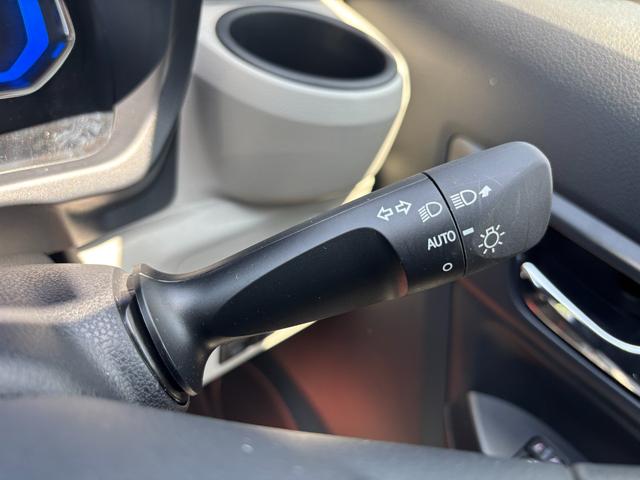ミライースG SAIII14インチアルミホイール LEDヘッドランプ オート格納式カラードドアミラー 自発光式デジタルメーターブルーイルミネーションメーター オートエアコン(プッシュ式) キーフリーシステム(静岡県)の中古車
