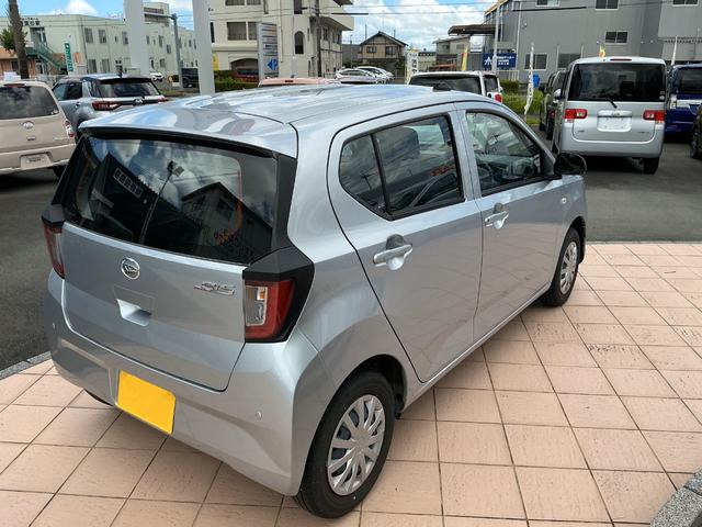 ミライースＬ　ＳＡIII１３インチフルホイールキャップ　マルチリフレクターハロゲンヘッドランプ　可倒式ドアミラー　自発光式デジタルメーターアンバーイルミネーションメーター　マニュアルエアコン（ダイヤル式）　キーレスエントリー（静岡県）の中古車