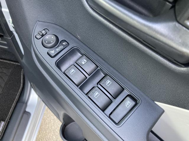 タントL14インチフルホイールキャップ フルLEDヘッドランプ マルチインフォメーションディスプレイ スマートアシスト UVカットガラス(静岡県)の中古車