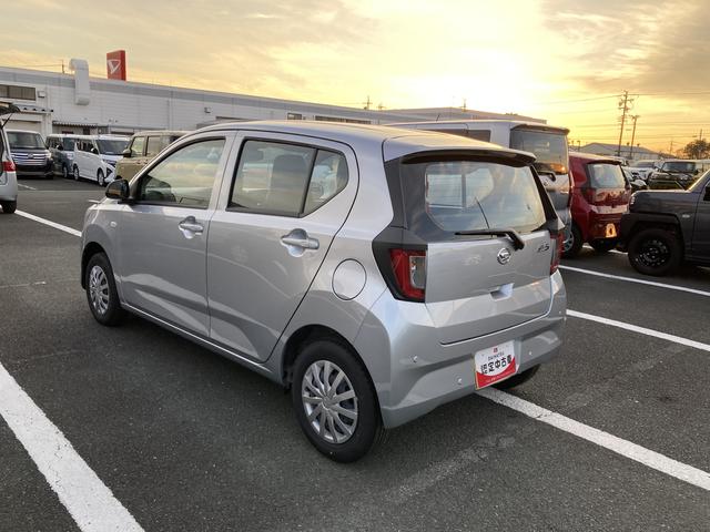 ミライースL SAIII13インチフルホイールキャップ マルチリフレクターハロゲンヘッドランプ 可倒式ドアミラー 自発光式デジタルメーターアンバーイルミネーションメーター マニュアルエアコン(ダイヤル式) キーレスエントリー(静岡県)の中古車