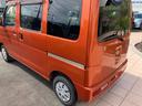 ハイゼットカーゴ 中古車 クルーズ　５５ｔｈアニバーサリーゴールドエディション２ＷＤ　４ＡＴ　キーレスエントリー　オーバーヘッドシェルフ　電脳格納式カラードドアミラー　パワーウィンドウ　１２インチフルホイールキャップ
