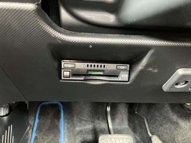 ロッキープレミアムＧ　ＨＥＶ１７インチアルミホイール　ＵＶＩＲカット遮音ガラス　フルＬＥＤヘッドランプ　キーフリーシステム　革巻きステアリングホイール　本革シフトノブ　アクティブマルチインフォメーションメーター（静岡県）の中古車