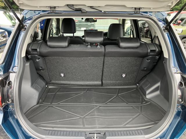 ロッキープレミアムＧ　ＨＥＶ１７インチアルミホイール　ＵＶＩＲカット遮音ガラス　フルＬＥＤヘッドランプ　キーフリーシステム　革巻きステアリングホイール　本革シフトノブ　アクティブマルチインフォメーションメーター（静岡県）の中古車