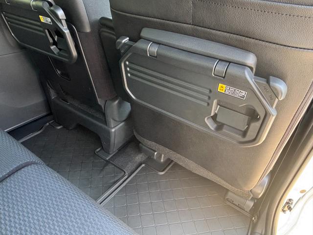 タントカスタムＸ１４インチアルミホイール　大型エアロバンパー　フルＬＥＤヘッドランプ　オート格納式カラードドアミラー　両側パワースライドドア　キーフリーシステム　プッシュボタンスタート（静岡県）の中古車