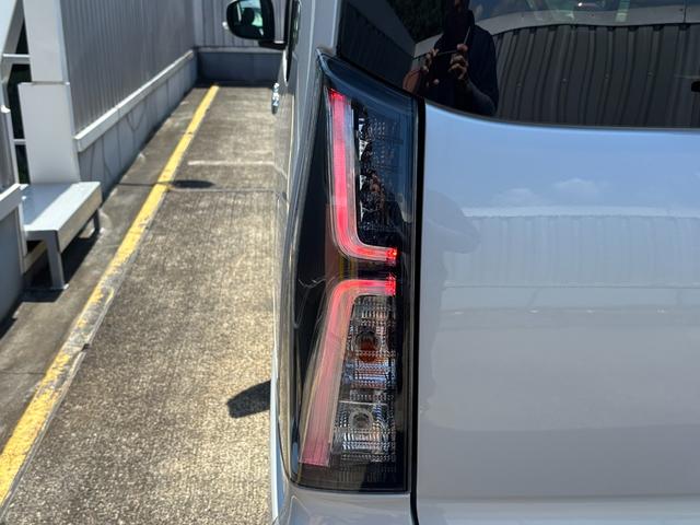 タントカスタムＸ１４インチアルミホイール　大型エアロバンパー　フルＬＥＤヘッドランプ　オート格納式カラードドアミラー　両側パワースライドドア　キーフリーシステム　プッシュボタンスタート（静岡県）の中古車