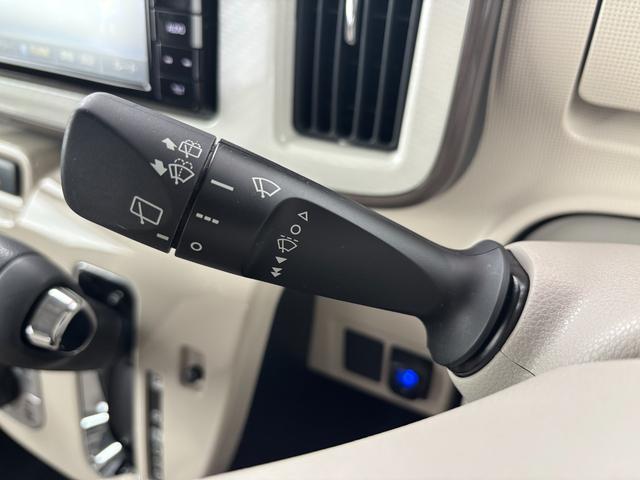 ムーヴキャンバスXメイクアップリミテッド SAIII14インチフルホイールキャップ キーフリーシステム 両側パワースライドドア オートエアコン(プッシュ式) オートライト 置きラクボックス(静岡県)の中古車