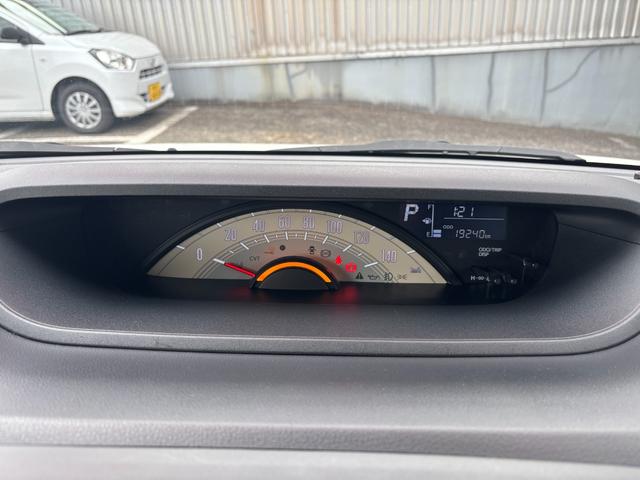 ムーヴキャンバスXメイクアップリミテッド SAIII14インチフルホイールキャップ キーフリーシステム 両側パワースライドドア オートエアコン(プッシュ式) オートライト 置きラクボックス(静岡県)の中古車