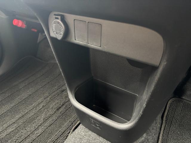 ムーヴキャンバスXメイクアップリミテッド SAIII14インチフルホイールキャップ キーフリーシステム 両側パワースライドドア オートエアコン(プッシュ式) オートライト 置きラクボックス(静岡県)の中古車