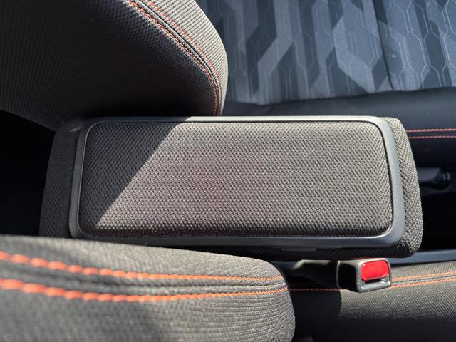 タフトGターボ15インチアルミホイール オートレベリング機能付フルLEDヘッドランプ LEDフォグランプ 本革巻ステアリングホイール 本革巻インパネセンターシフト TFTカラーマルチインフォメーションディスプレイ(静岡県)の中古車