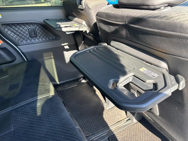 タントカスタムRSセレクションL15インチアルミホイール キーフリーシステム プッシュボタンスタート オートエアコン(プッシュ式) フルLEDヘッドランプ オート格納式カラードドアミラー 本革巻ステアリングホイール(静岡県)の中古車