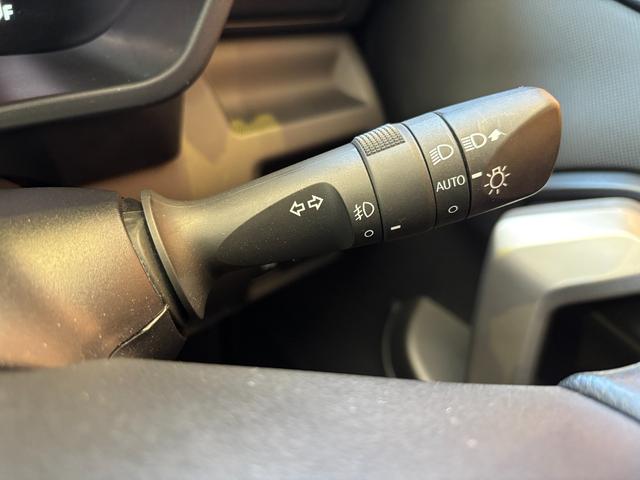 ロッキーＧ１７インチアルミホイール　ＵＶＩＲカット遮音ガラス　フルＬＥＤヘッドランプ　運転席・助手席シートヒーター　ウレタンステアリングホイール　本革シフトノブ　アクティブマルチインフォメーションメーター（静岡県）の中古車