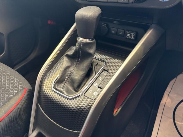 ロッキーＧ１７インチアルミホイール　ＵＶＩＲカット遮音ガラス　フルＬＥＤヘッドランプ　運転席・助手席シートヒーター　ウレタンステアリングホイール　本革シフトノブ　アクティブマルチインフォメーションメーター（静岡県）の中古車