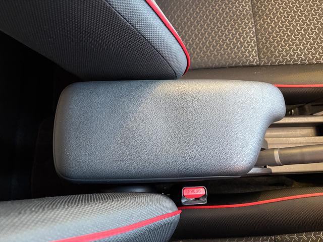 ロッキーＧ１７インチアルミホイール　ＵＶＩＲカット遮音ガラス　フルＬＥＤヘッドランプ　運転席・助手席シートヒーター　ウレタンステアリングホイール　本革シフトノブ　アクティブマルチインフォメーションメーター（静岡県）の中古車