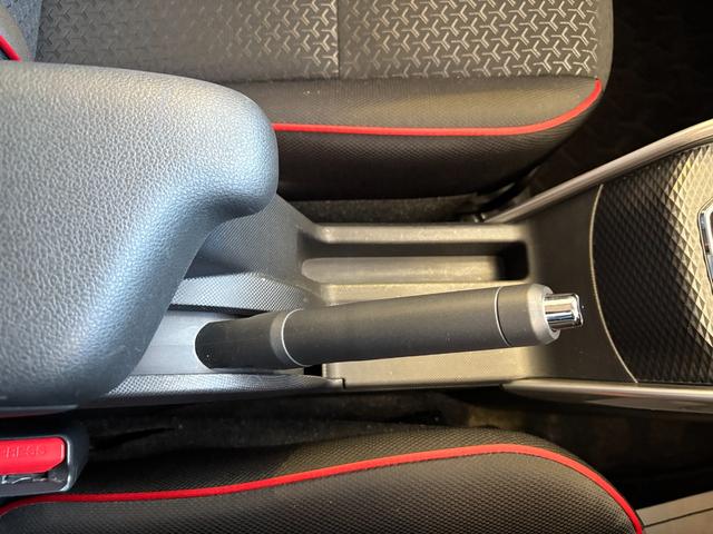 ロッキーＧ１７インチアルミホイール　ＵＶＩＲカット遮音ガラス　フルＬＥＤヘッドランプ　運転席・助手席シートヒーター　ウレタンステアリングホイール　本革シフトノブ　アクティブマルチインフォメーションメーター（静岡県）の中古車