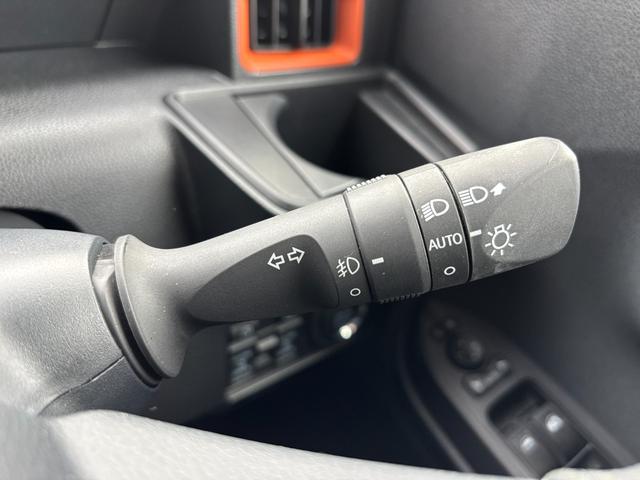 タントファンクロスターボ15インチアルミホイール キーフリーシステム プッシュボタンスタート オートエアコン(プッシュ式) フルLEDヘッドランプ オート格納式カラードドアミラー 本革巻ステアリングホイール(静岡県)の中古車