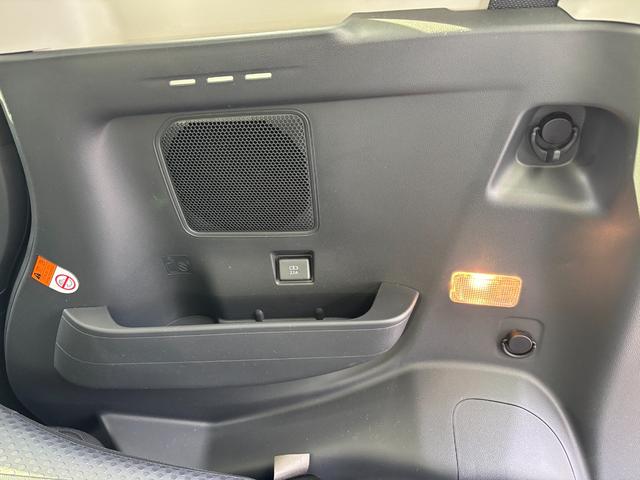 タントファンクロスターボ15インチアルミホイール キーフリーシステム プッシュボタンスタート オートエアコン(プッシュ式) フルLEDヘッドランプ オート格納式カラードドアミラー 本革巻ステアリングホイール(静岡県)の中古車